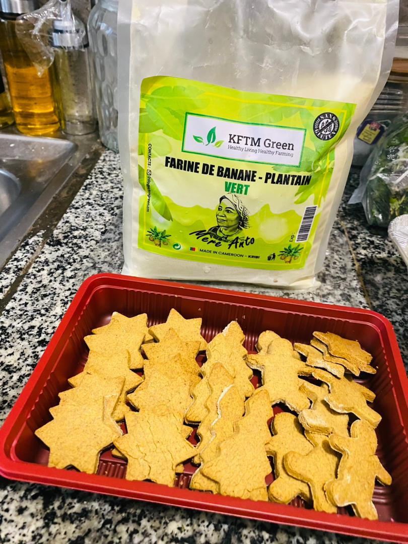 Cookies de Noël en forme d'étoile réalisés par une cliente avec la Farine Mère Anto